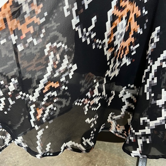 ‘Dries Van Noten’ 100% silk asymmetrical skirt - Picture 6 of 6